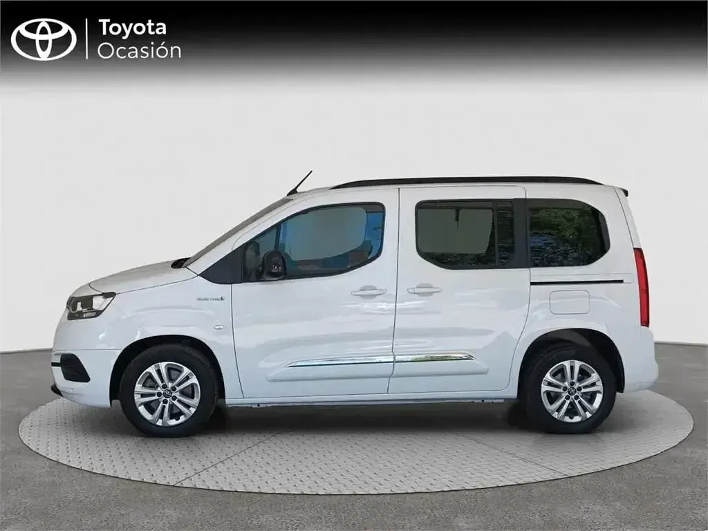 Usado Toyota Proace City Active 100 kW (136 CV) 2025 Blanco Monovolumen