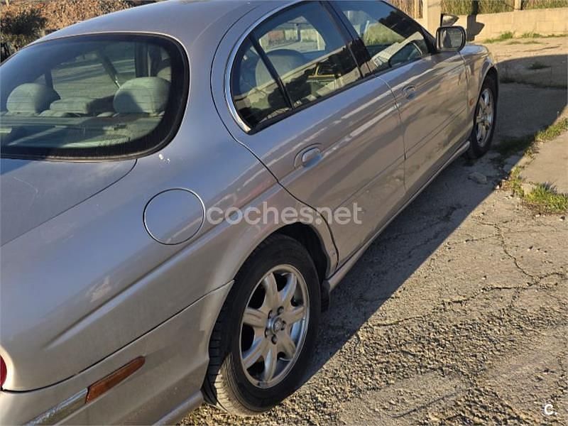 Usado Jaguar S-Type Executive 240 CV (176 kW) 2000 Gris / plata Berlina