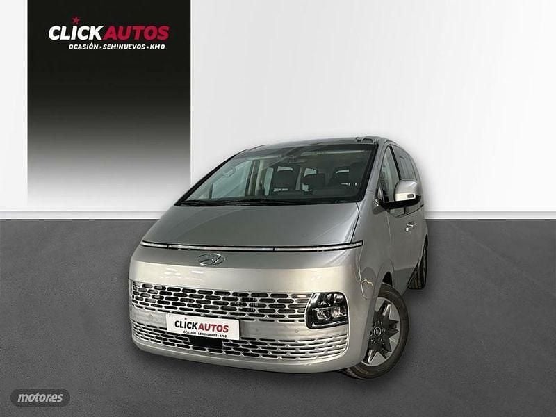 Plateado Usado 2023 Hyundai Staria Van | 41.700 € (Precio justo) - Imagen 1/4