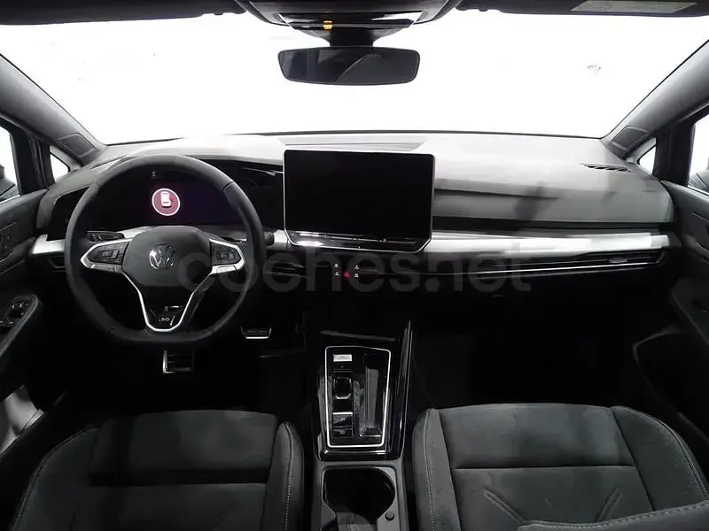 Usado VW Golf VIII 150 CV (110 kW) 2025 Gris / plata Berlina