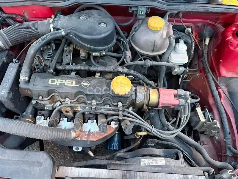 Usado Opel Corsa 45 CV (33 kW) 1996 Rojo Utilitario