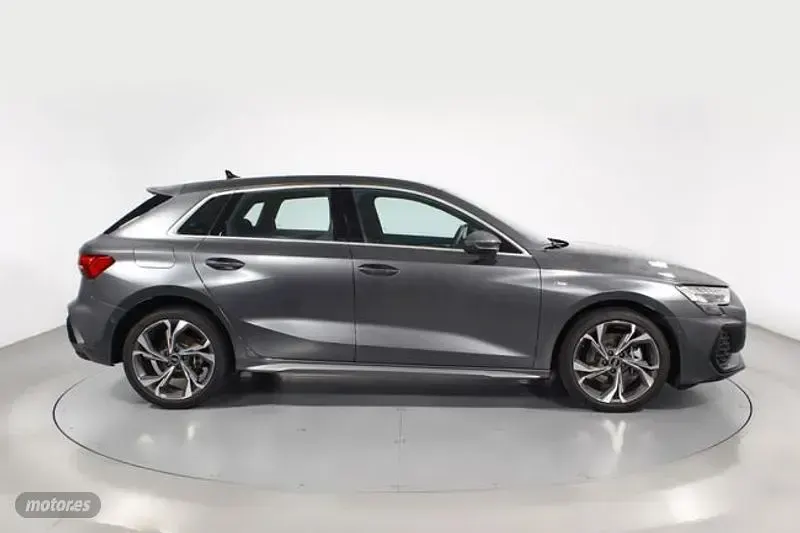 Usado Audi A3 S-Line 204 CV (150 kW) 2025 Gris Berlina