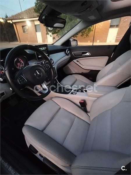 Usado Mercedes CLA200 136 CV (100 kW) 2017 Gris / plata Berlina