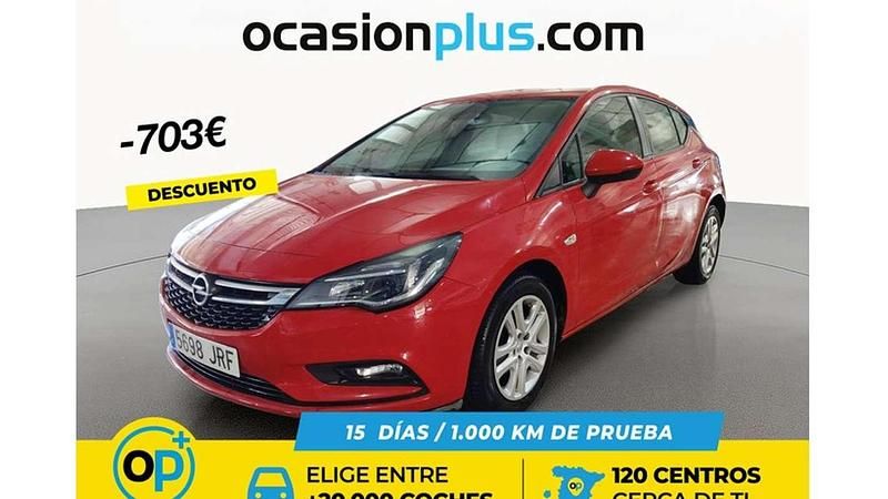 Usado Opel Astra Selective 105 CV (77 kW) 2016 Rojo Utilitario