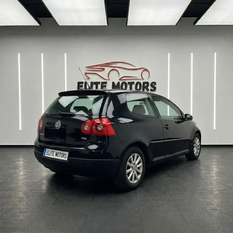 Usado VW Golf V Conceptline 105 CV (77 kW) 2007 Negro Utilitario