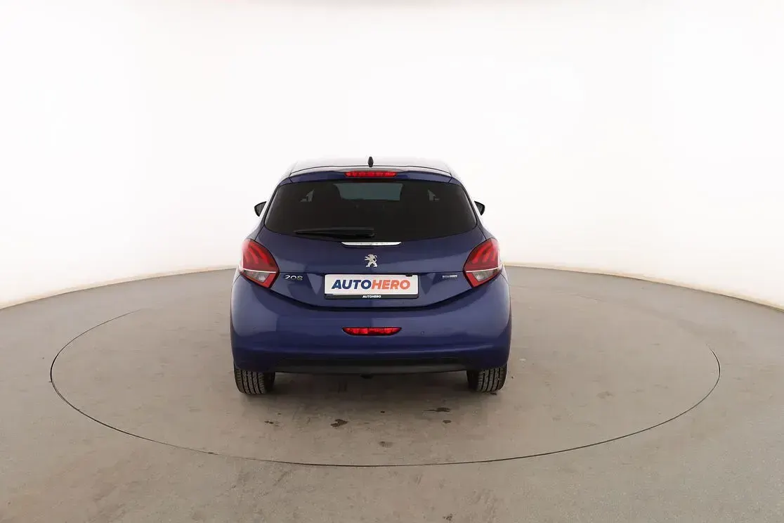 Usado Peugeot 208 Allure 110 CV (80 kW) 2016 Azul Utilitario
