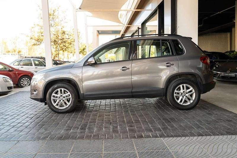 Usado VW Tiguan Advance 140 CV (102 kW) 2011 Gris SUV
