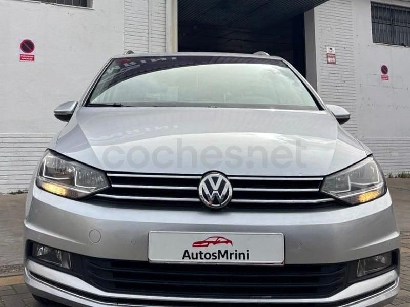 Usado VW Touran Advance 150 CV (110 kW) 2016 Gris / plata Monovolumen