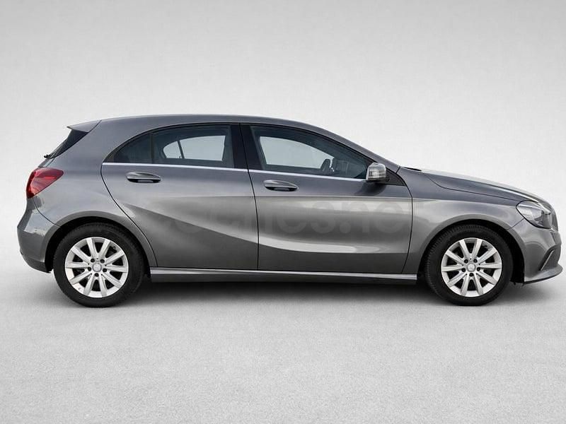 Käytetty Mercedes A180 109 HP (80 kW) 2017 Peessi Sedan