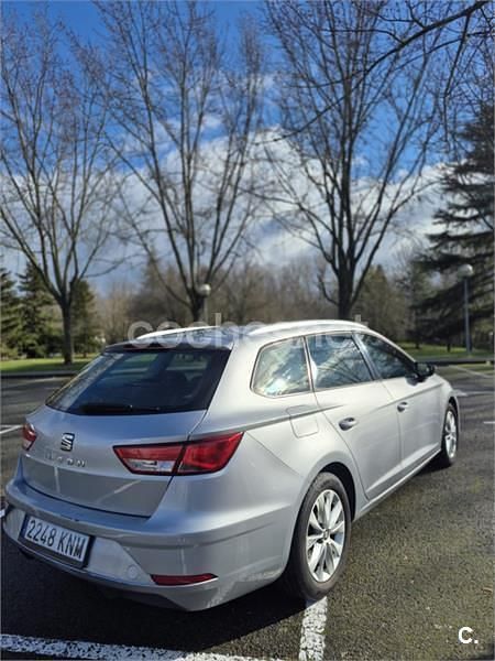 Usado Seat Leon ST Reference 115 CV (84 kW) 2018 Gris / plata Familiar