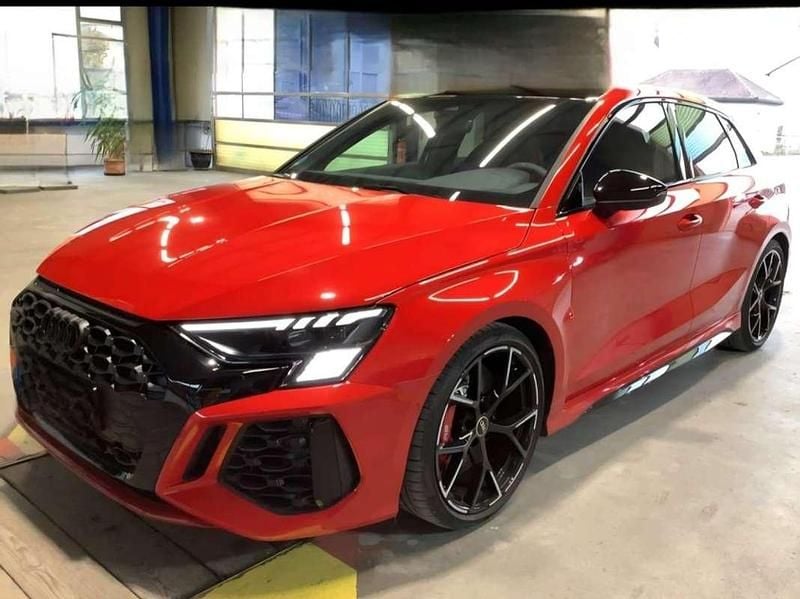 Usado Audi RS3 Sportback 400 CV (294 kW) 2022 Rojo Utilitario