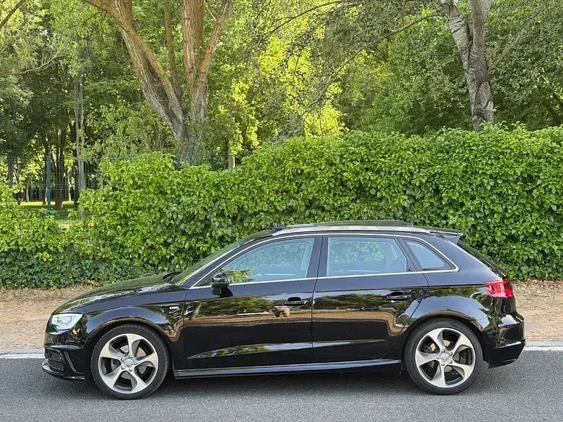 Usado Audi A3 Attraction 150 CV (110 kW) 2015 Negro Berlina
