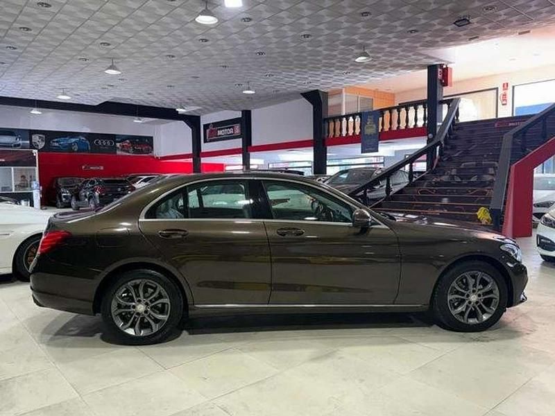 Usado Mercedes C220 170 HP (125 kW) 2016 Castanho Sedan