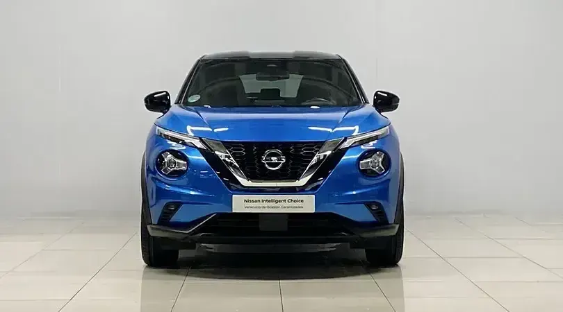 Usado Nissan Juke N-Connecta 114 CV (83 kW) 2021 Carroceria bitono magnetic blue midnight black SUV