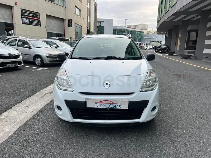 Usado Renault Clio 75 CV (55 kW) 2012 Blanco Familiar