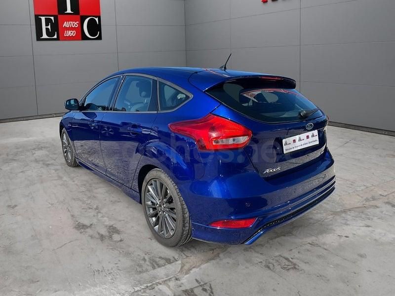 Usado Ford Focus ST-Line 125 CV (91 kW) 2017 Azul Berlina