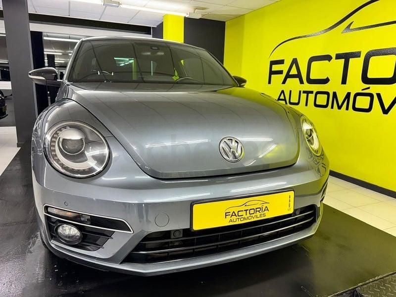 Usado VW Beetle R-line 150 CV (110 kW) 2016 Gris / plata Utilitario