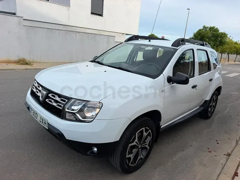 Usado Dacia Duster Ambiance 109 CV (80 kW) 2017 Blanco SUV