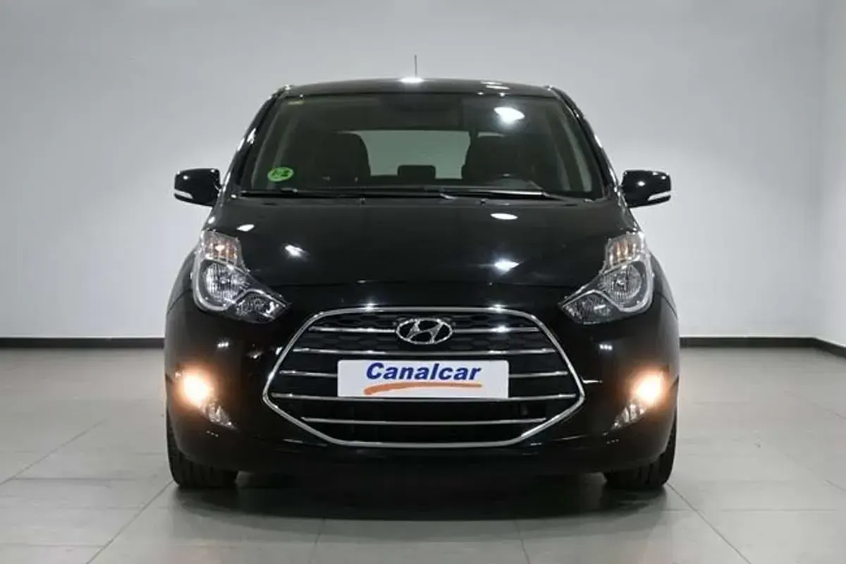 Usado Hyundai ix20 90 CV (66 kW) 2016 Negro Utilitario