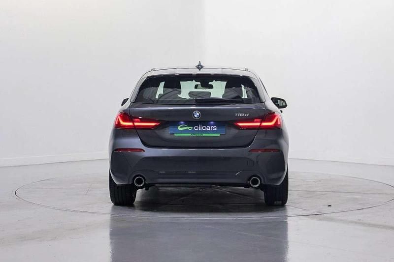 Usado BMW 118 150 CV (110 kW) 2021 Gris Utilitario