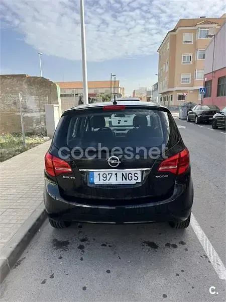 Usado Opel Meriva Selective 95 CV (69 kW) 2013 Negro Monovolumen