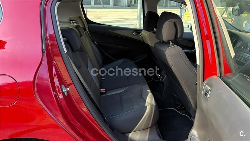 Usado Peugeot 308 Sport 120 CV (88 kW) 2008 Rojo Berlina