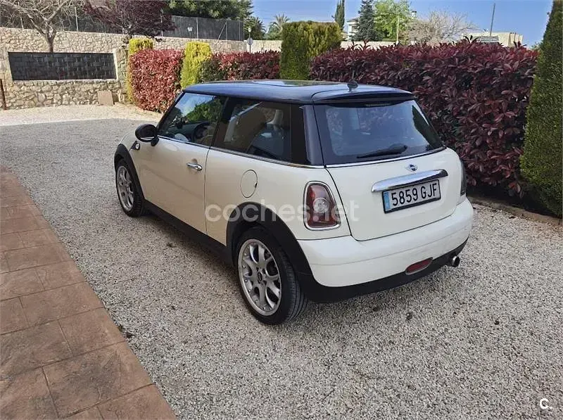 Usado Mini Cooper D 110 CV (80 kW) 2008 Beige Utilitario