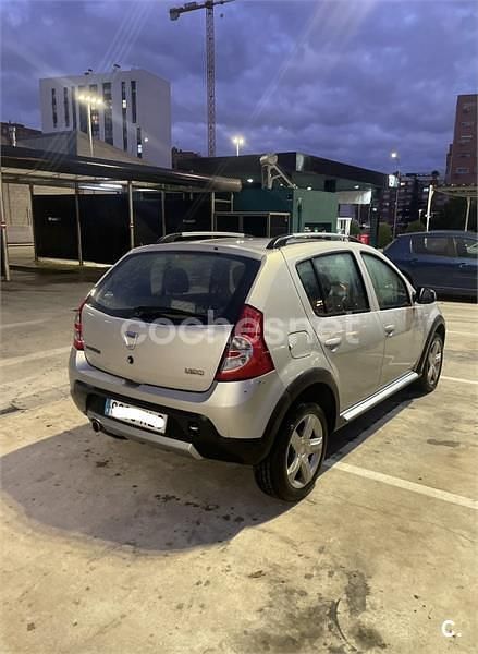 Usado Dacia Sandero Stepway 90 HP (66 kW) 2012 Cinzento Sedan