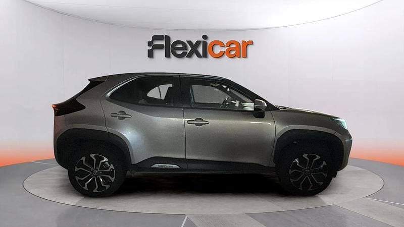 Usado Toyota Yaris Hybrid Active 116 CV (85 kW) 2024 Gris