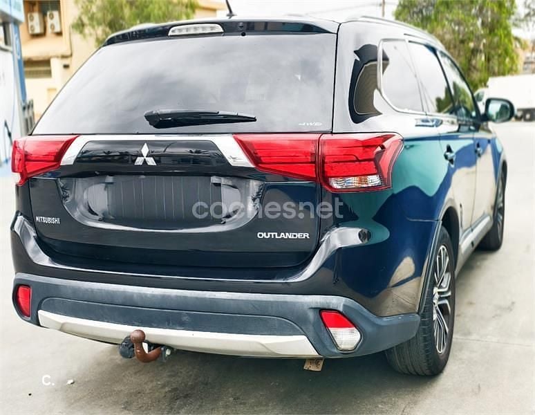 Usado Mitsubishi Outlander 150 CV (110 kW) 2017 Negro SUV