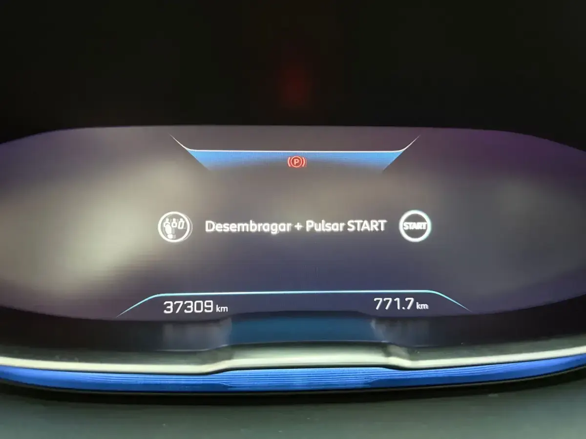 Usado Peugeot 3008 Active 130 CV (95 kW) 2022 Azul SUV