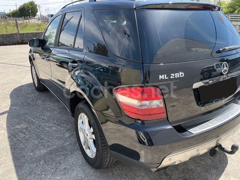 Usado Mercedes ML280 190 CV (139 kW) 2007 Negro SUV