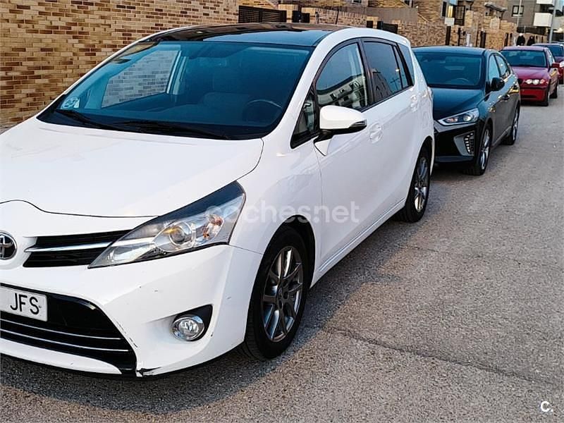 Usado Toyota Verso Advance 112 CV (82 kW) 2015 Blanco Monovolumen