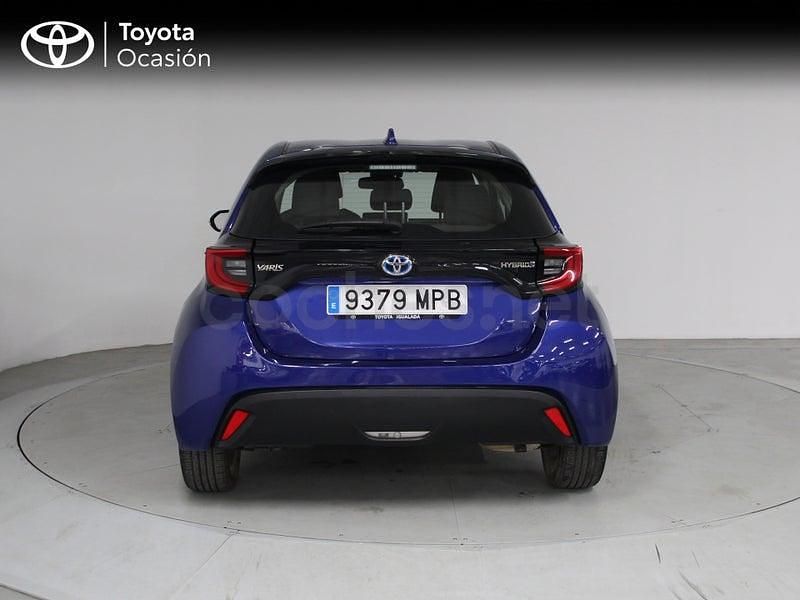 Usado Toyota Yaris Hybrid Active 116 CV (85 kW) 2024 Azul Berlina