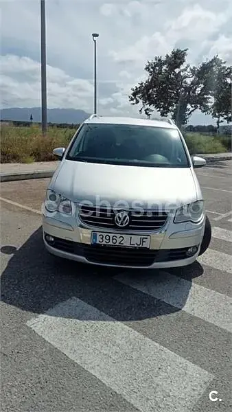 Usado VW Touran 140 CV (102 kW) 2009 Gris / plata Monovolumen
