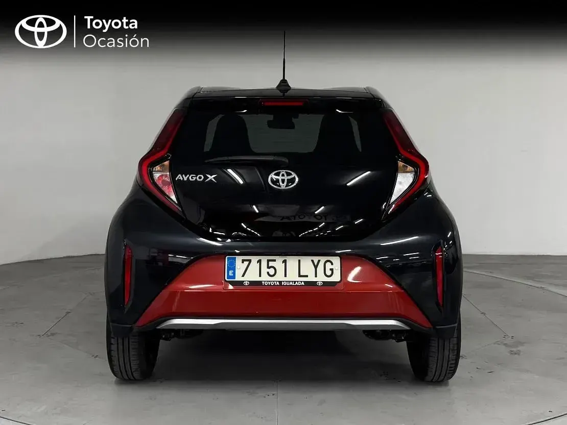 Usado Toyota Aygo X Edition 72 CV (52 kW) 2022 Bit rojo chilli SUV