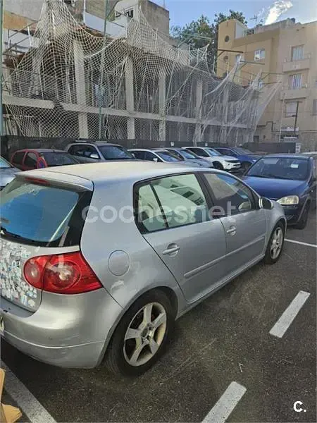 Usado VW Golf IV Trendline 102 CV (75 kW) 2005 Gris / plata Berlina