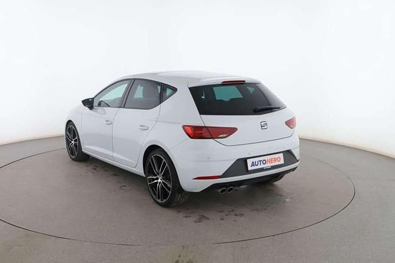 Usado Seat Leon FR 126 CV (92 kW) 2018 Blanco Berlina