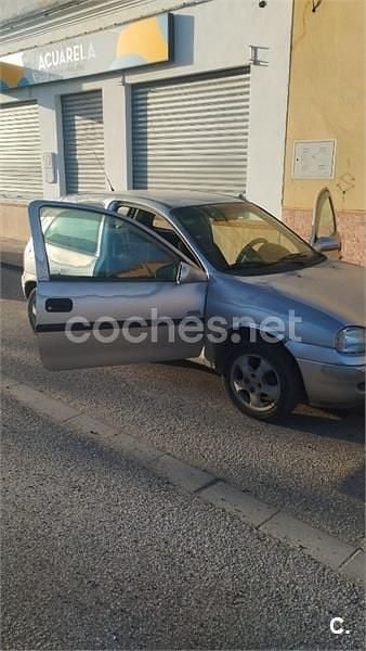 Usado Opel Corsa Eco 60 CV (44 kW) 1998 Gris / plata Utilitario