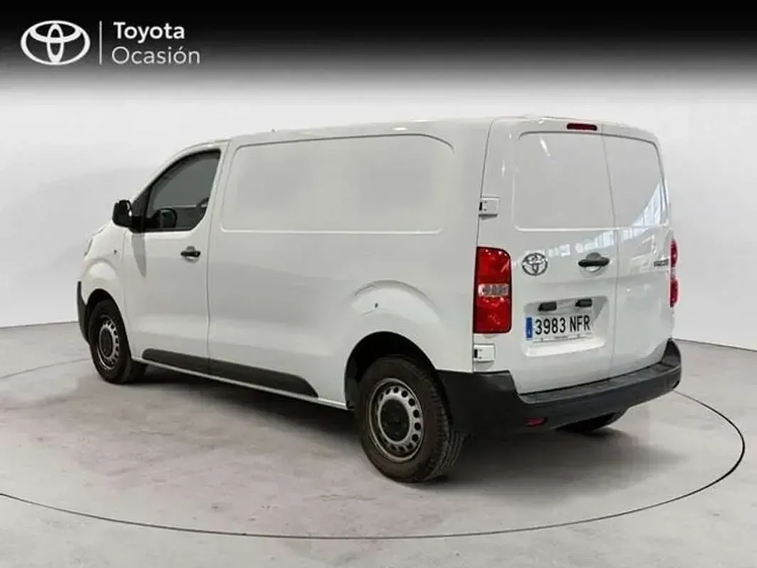 Usado Toyota Proace 144 CV (105 kW) 2025 Blanco Monovolumen