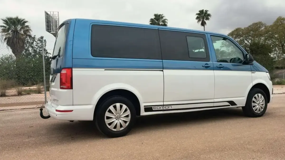 Usado VW Multivan 150 CV (110 kW) 2018 Azul Monovolumen