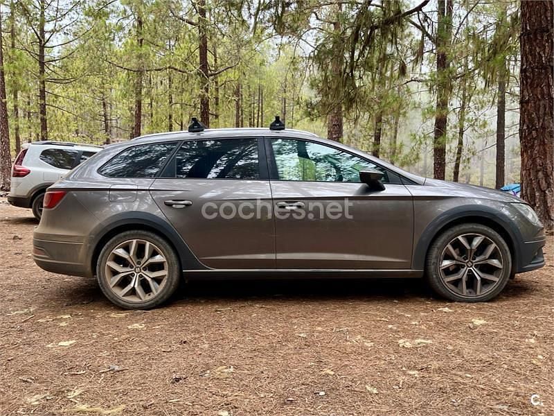 Usado Seat Leon X-Perience 4Drive 150 CV (110 kW) 2015 Gris / plata Familiar