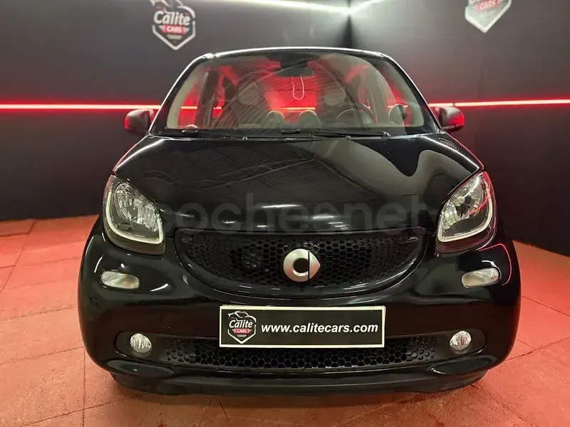 Usado Smart ForFour 90 CV (66 kW) 2019 Negro Utilitario