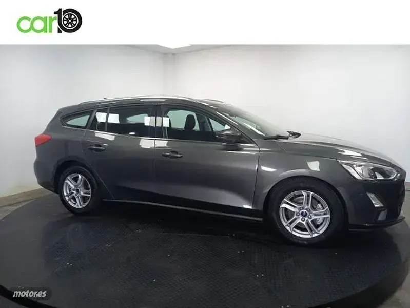 Usado Ford Focus Trend 100 CV (73 kW) 2019 Gris Familiar