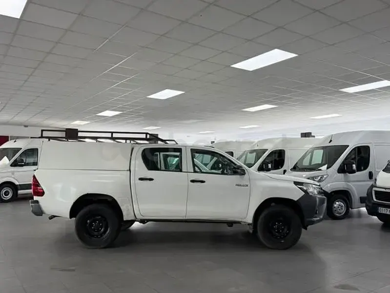 Usado Toyota HiLux 150 CV (110 kW) 2019 Blanco Pickup/Camioneta