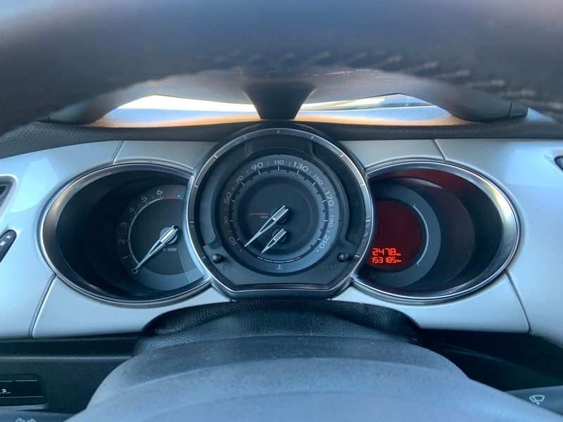 Usado Citroën DS3 95 CV (69 kW) 2010 Gris Utilitario