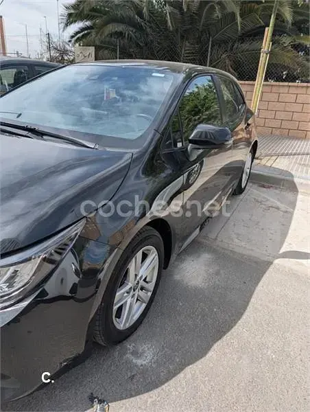 Usado Toyota Corolla Active 122 CV (89 kW) 2022 Negro Berlina
