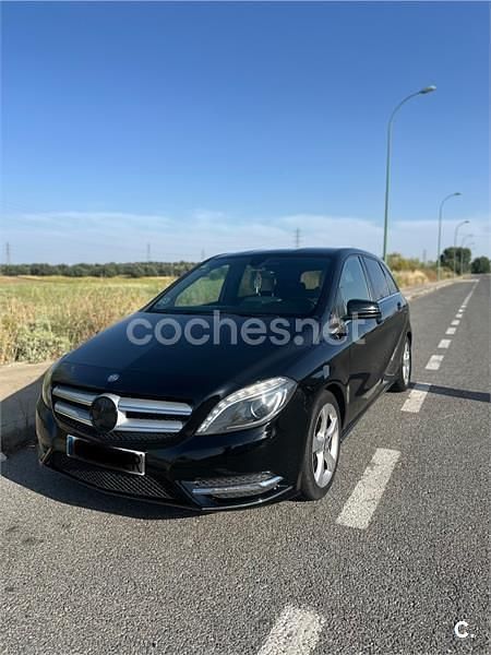 Negro Usado 2014 Mercedes B180 Monovolumen | 6999 € (Precio justo) - Imagen 1/4