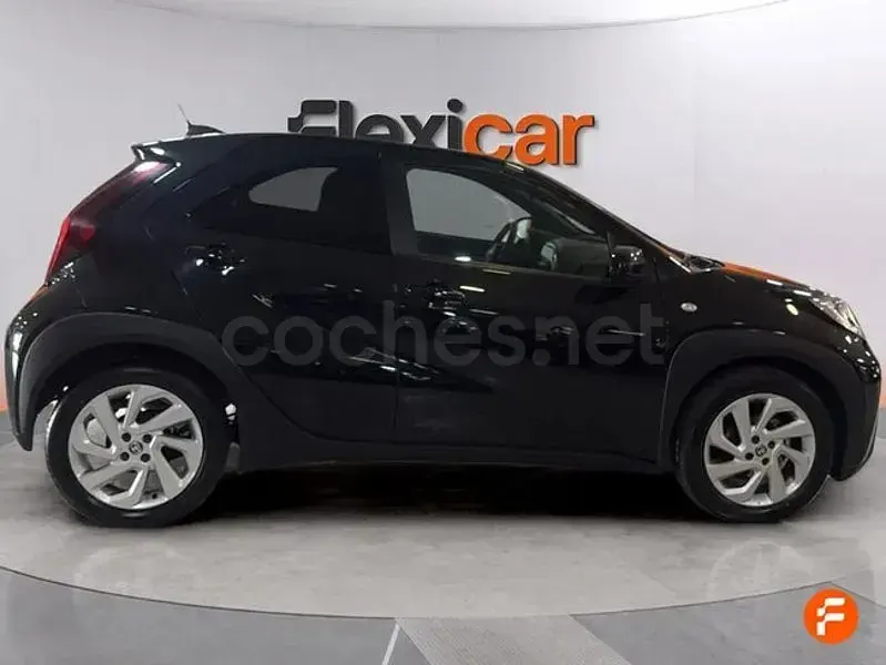 Usado Toyota Aygo X 72 CV (52 kW) 2024 Negro SUV