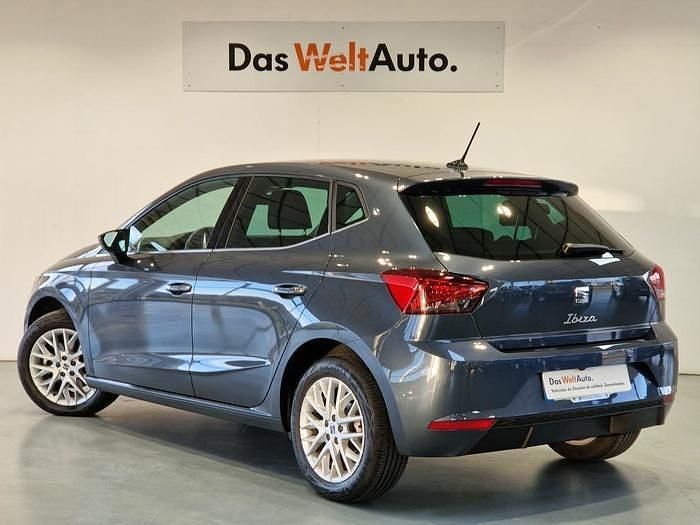 Gris Usado 2024 Seat Ibiza | 17.990 € (Precio justo) - Imagen 1/4